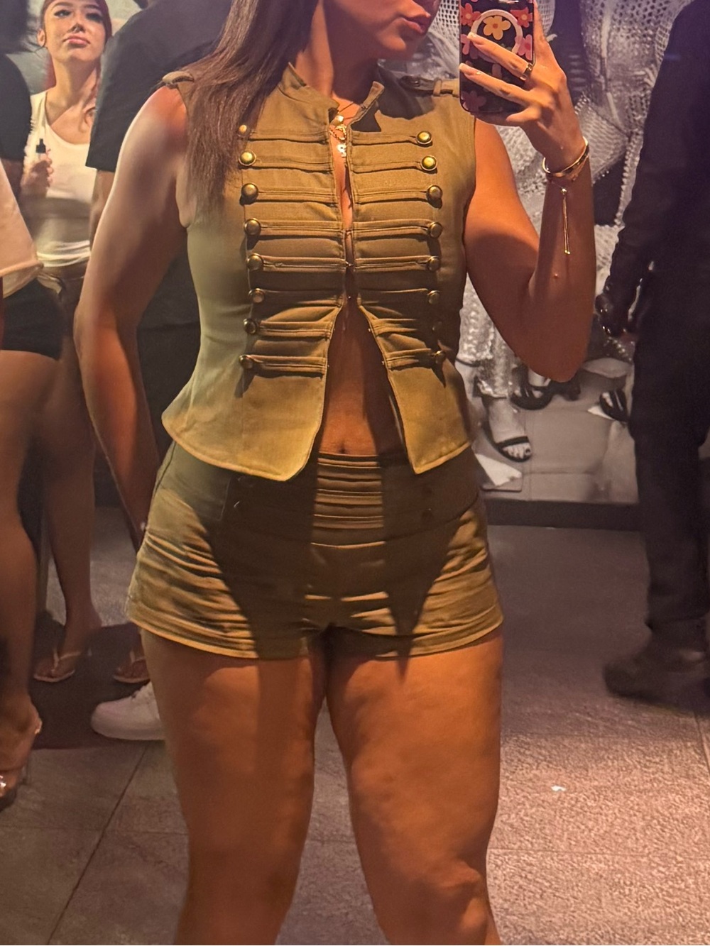 Zara Olive Green High-Waist Two-Piece Set - Sleeveless Buttoned Top & Shorts